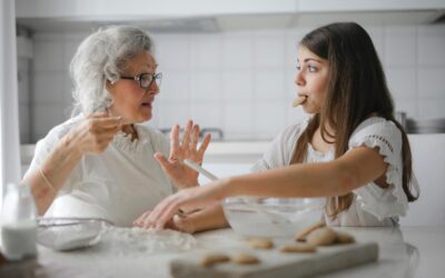 5 Strategies for Effectively Communicating with Individuals Living with Alzheimer’s